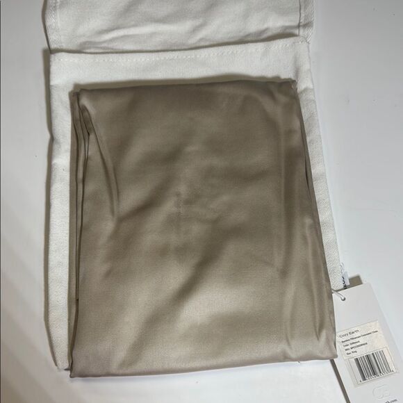 Cozy Earth Bamboo Pillowcase - Picture 3 of 4